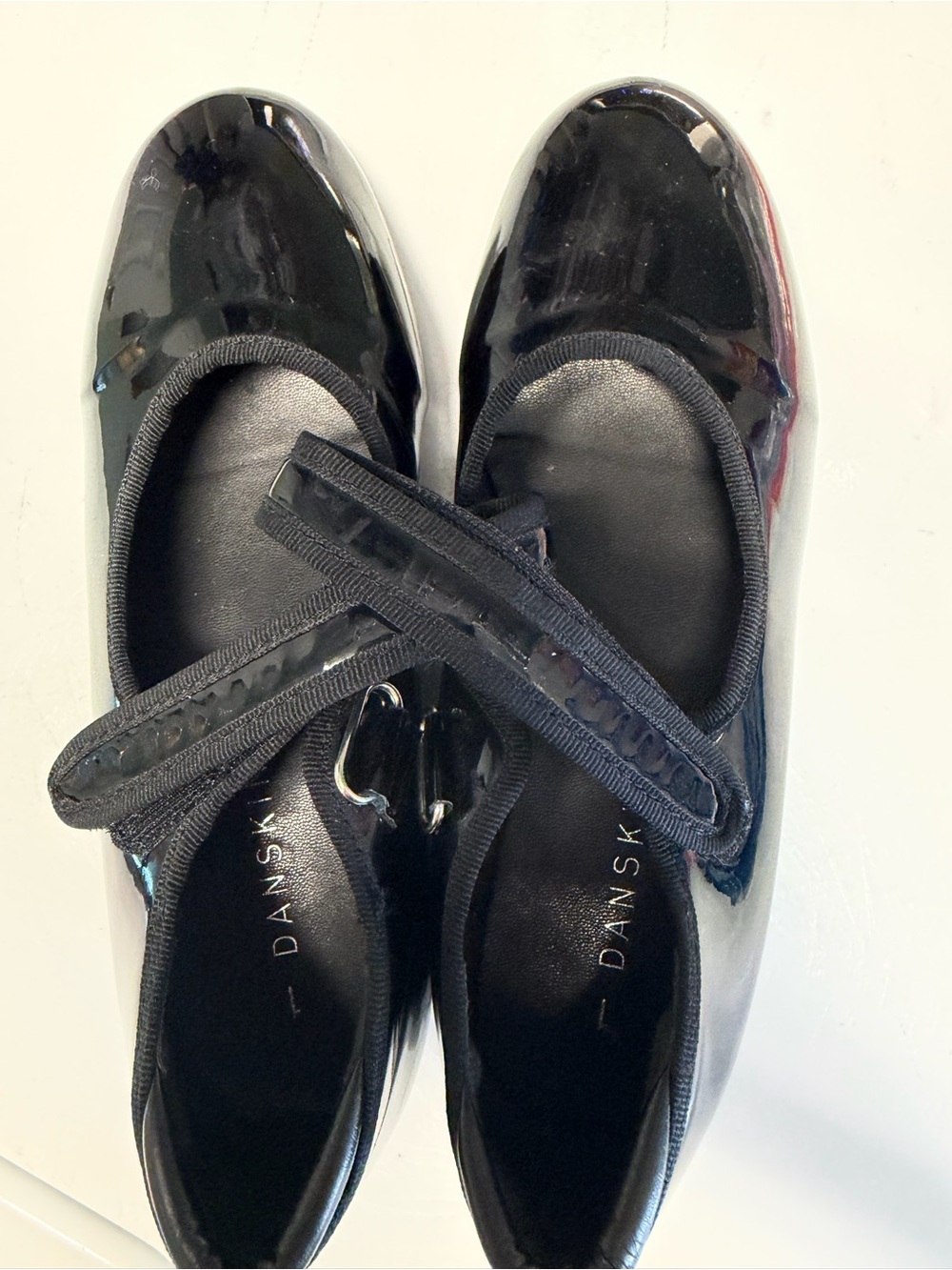 Danskin tap shoes size 1